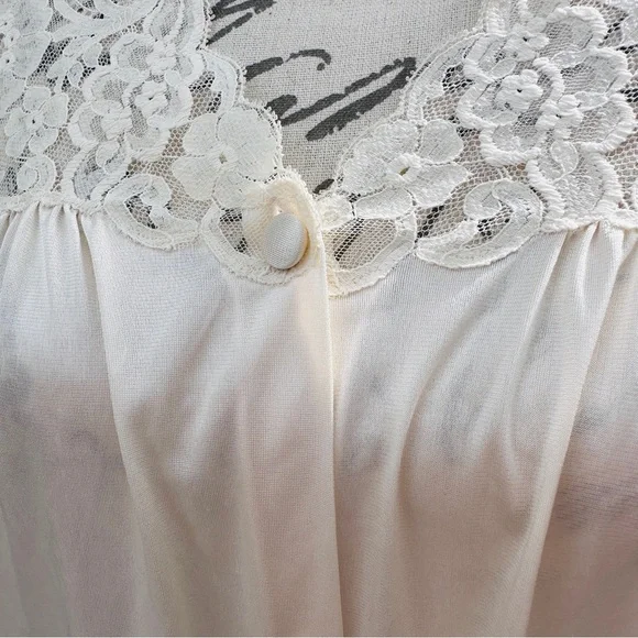 Vintage Vanity Fair Ivory Lace Nightgown Buttoned Robe - Picture 6 of 12